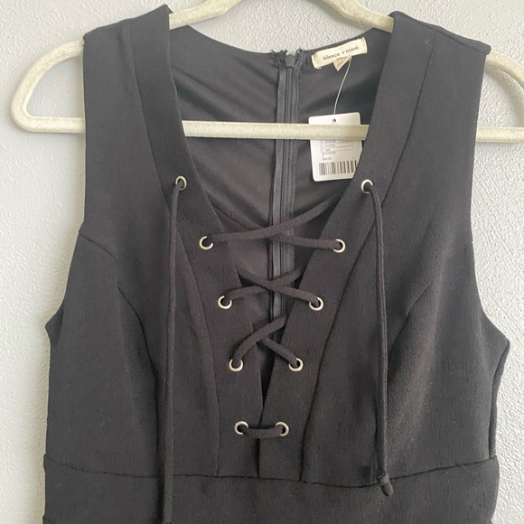 Urban Outfitters Romper Size 4 Lace Up Sleeveless Romper Black Silence + Noise - Picture 4 of 8